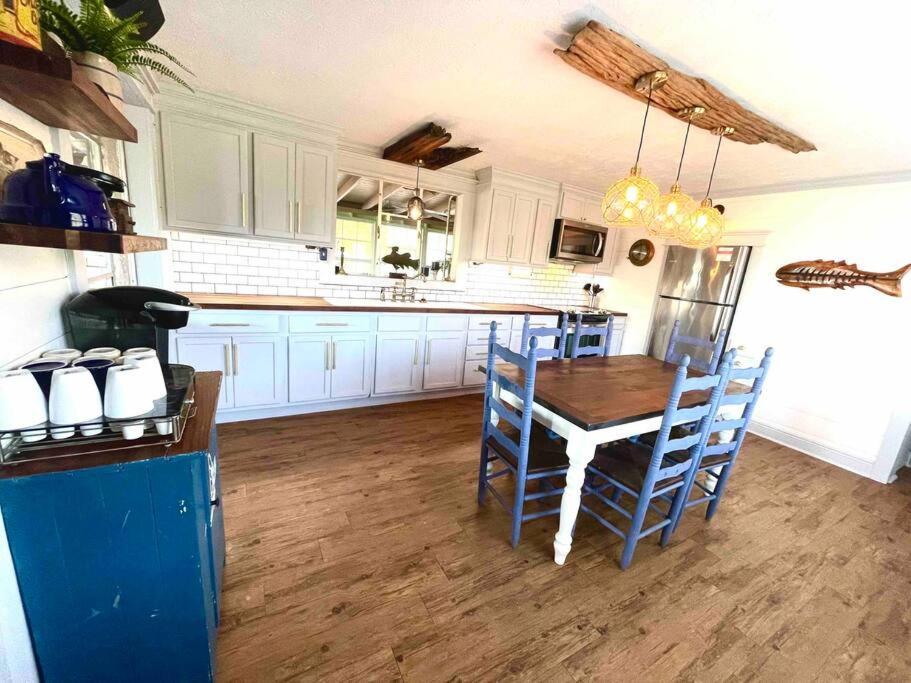 The Spotted Tail Villa Hackberry Екстериор снимка