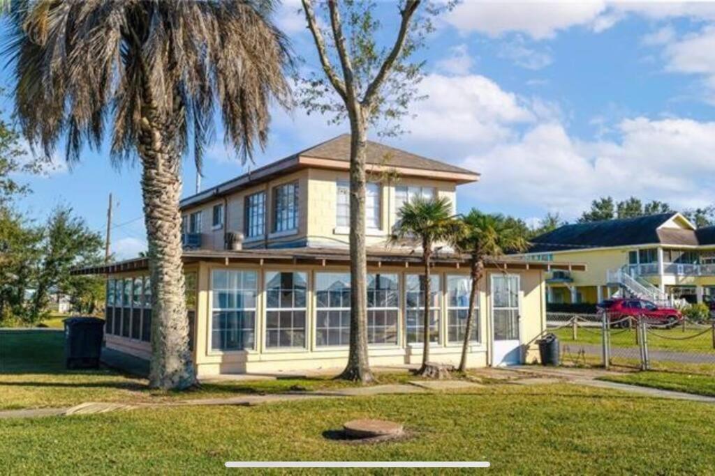 The Spotted Tail Villa Hackberry Екстериор снимка