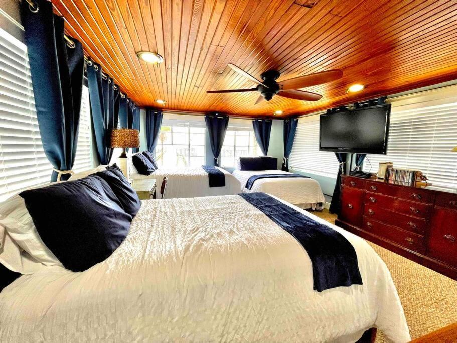 The Spotted Tail Villa Hackberry Екстериор снимка