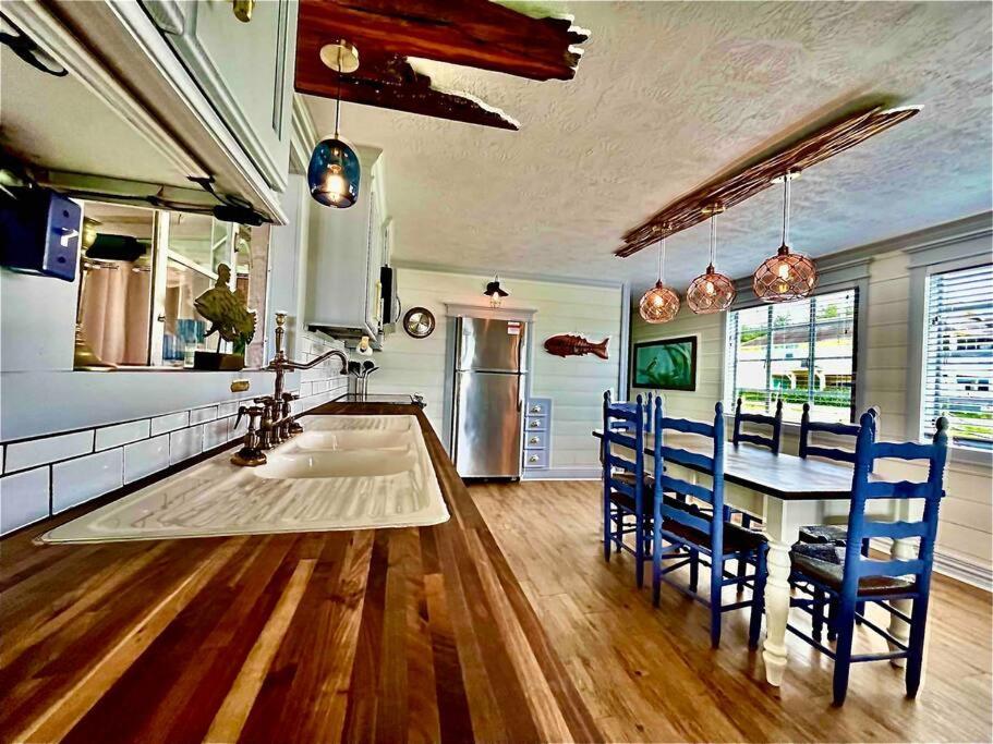 The Spotted Tail Villa Hackberry Екстериор снимка