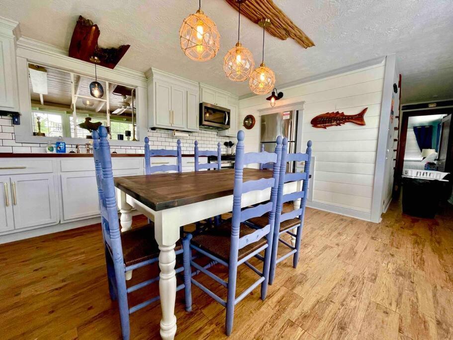 The Spotted Tail Villa Hackberry Екстериор снимка