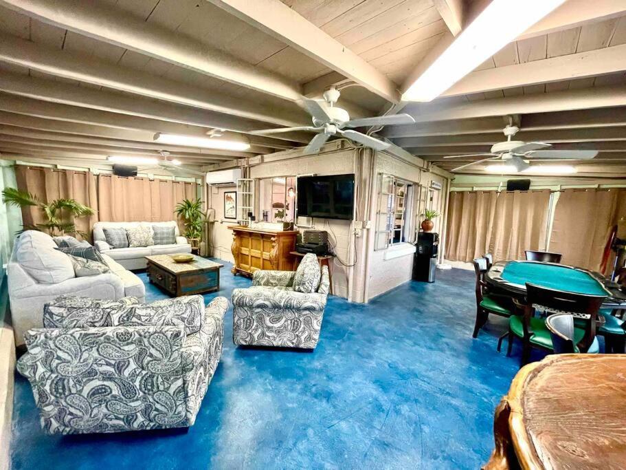 The Spotted Tail Villa Hackberry Екстериор снимка